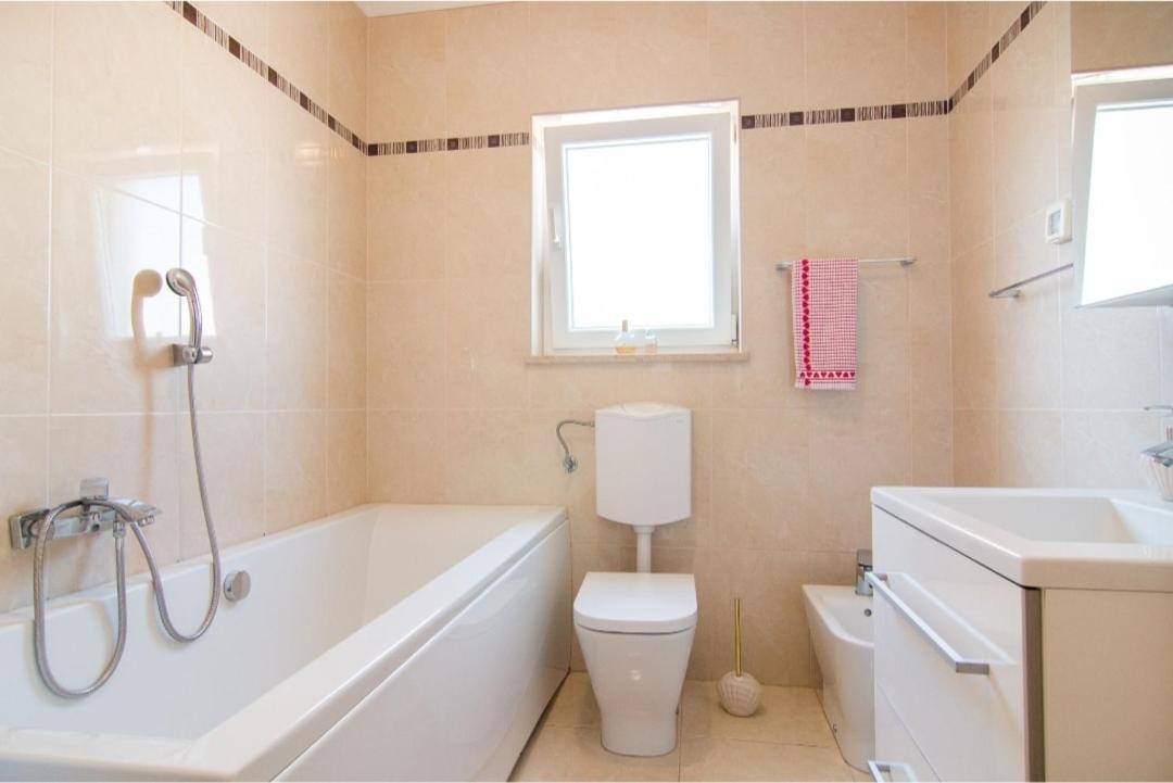 Apartment Antonella Fasana Фажана Екстер'єр фото
