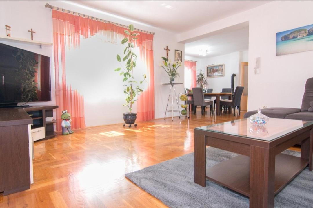 Apartment Antonella Fasana Фажана Екстер'єр фото