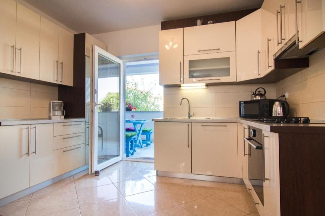 Apartment Antonella Fasana Фажана Екстер'єр фото